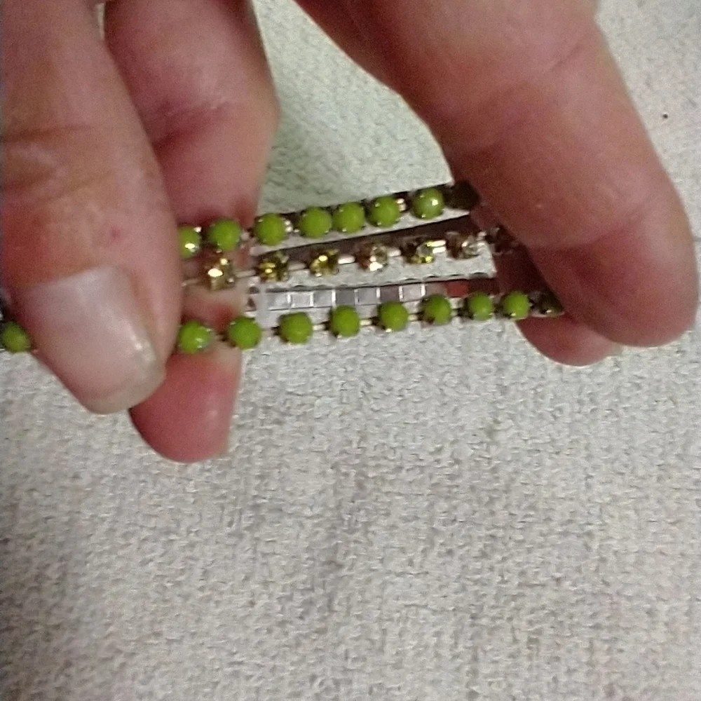 Set of 3 green stretch bracelets silvertone